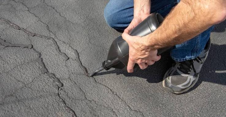 Driveway Crack Sealing vs Crack Filling: What’s the Difference?