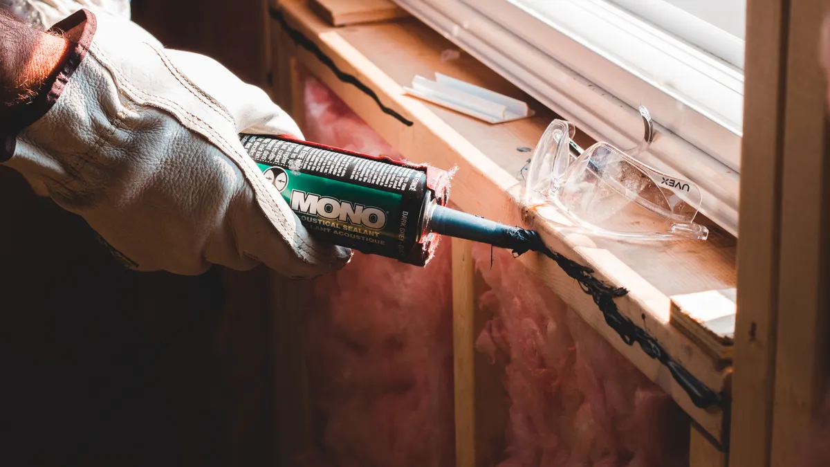 How to Clean a Crack Before Applying Sealant
